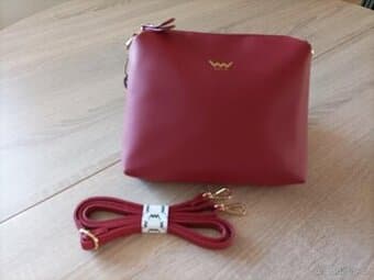 kabelka Wuch červená