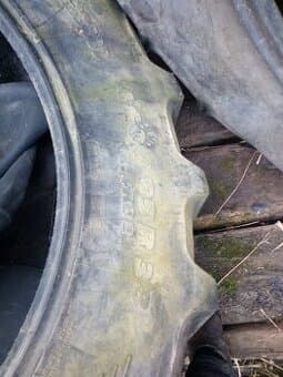 Traktorové pneumatiky