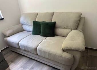 Trojmístná sedací souprava