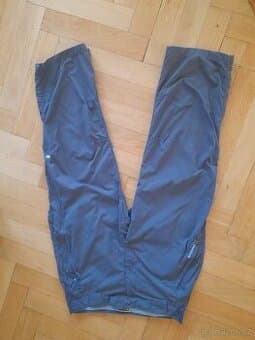 Dámské tříčtvrtecni kalhoty