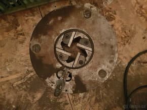 Zavitorezna hlava na soustruh