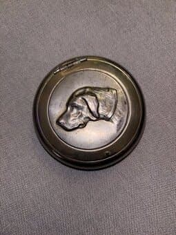 Starožitné pouzdro – lovecký motiv (pes)