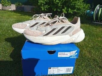 Tenisky Adidas, model Ozelia