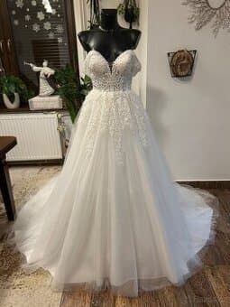 Svatební šaty, víc druhů