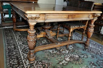 Dubový jídelní stůl 1892