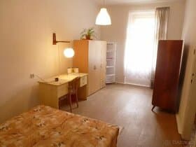 soukromý pokoj k dispozici. Nekřáckém