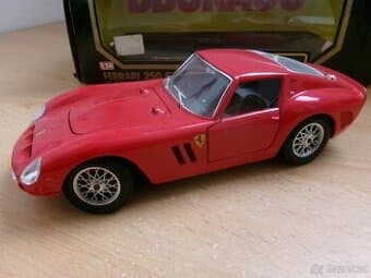 Ferrari 250 GTO model Bburago 1:24