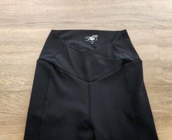 Stylové, flexibilní sportovní legíny velikost XS