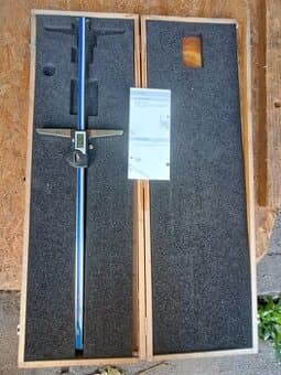 Digitalni hloubkomer