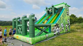 Skákací hrad, nafukovací skluzavka