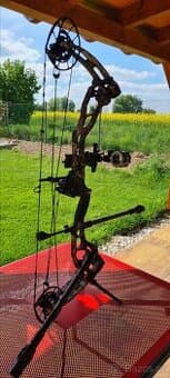 Kladkový luk PSE EVO NXT 31 LH