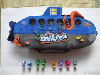 Sběratelské album s figurkama Stikeez - ponorka