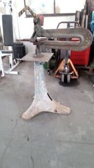 Zakrajovací nůžky na plech Baťa