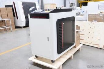 Laserova zvaracka, cistiaci laser