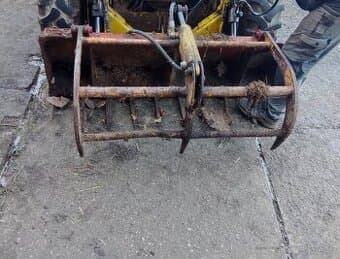 Krokodyl na unc-locust