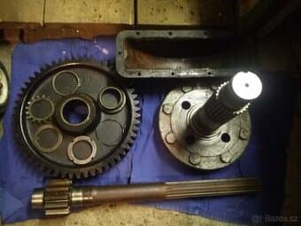 Prodám díly  portál Zetor 4011