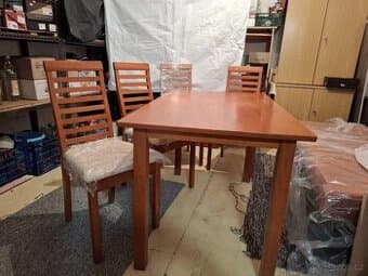 Jídelní stůl+ 4x židle