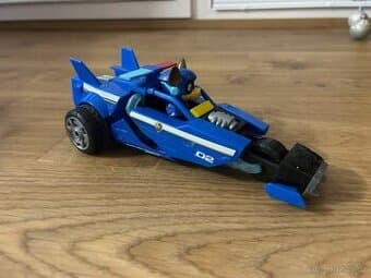 Tlapkova patrola auto Chase