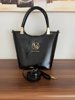 KRÁSNÁ ČERNÁ KABELKA  LAURA BIAGGI