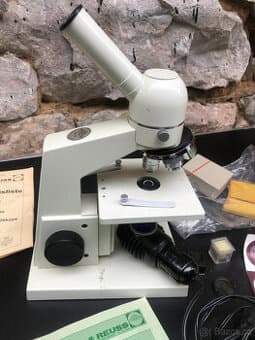 Profi neměcký mikroskop Hertel a Reuss Kessel s přisvítem