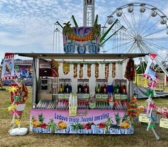 Pojízdná prodejna na výrobu ledové tříště a zmrzliny