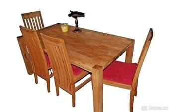 Dubový jídelní set,stůl a 6 x židle