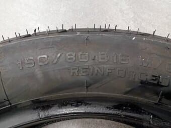 Indian scout pneumatiky