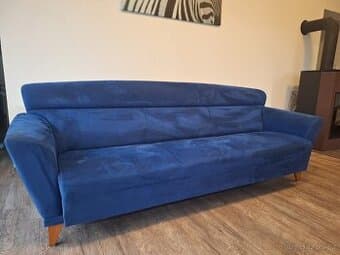 Set obývacích pohovek a křesla s podnoškou