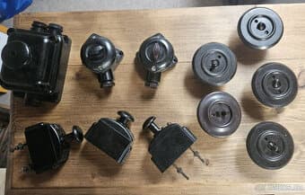 Staré bakelitové vypínače