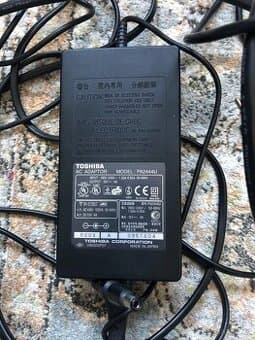 Toshiba adapter 15v 4A model PA244U 6,3x3 mm