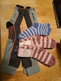 Nové ponožky 35-38 (5 kusů ) Cena za 1 kus 10 Kč