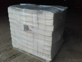 SLEVADřevěné bukové brikety,baleno po 10kg...8 kč..