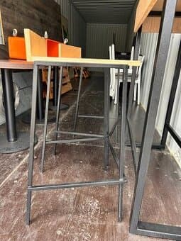 Nábytek a inventář do kavárny/gastra