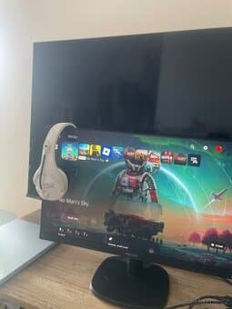 Ps 5 + monitor , ovladač, sluchatka
