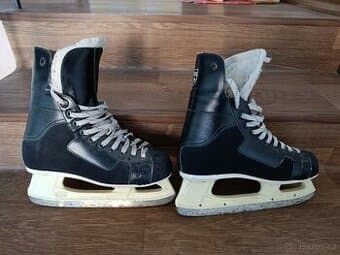 Brusle Botas vel. 40