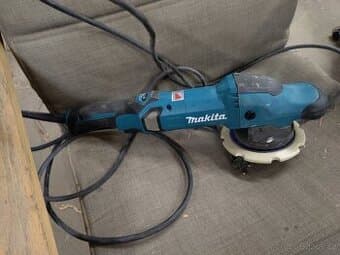 Profi leštička Makita PO6000C