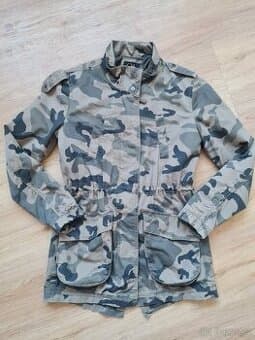 Maskáčová bunda vel. 38