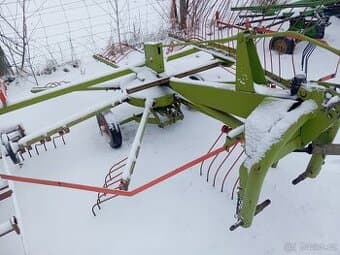 Shrnovač nahrabovač sena CLAAS Zamluven