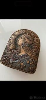 Dekorativní šperkovnice