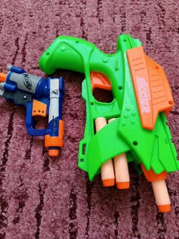 NERF pistolky,