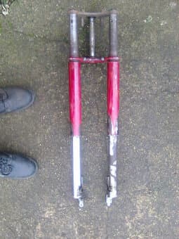 Jawa 250/350 Panelka - p.vidle,n. obrouček,brzdy,válec,karbu