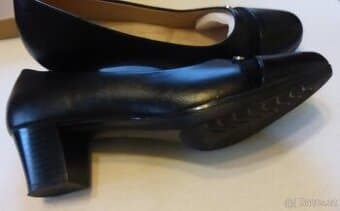 BOTY - DÁMSKÉ - NOVÉ. VEL.: 38