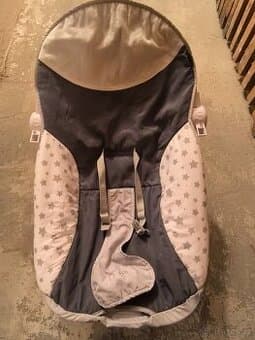 Lehátko pro kojence