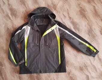 Pánské/chlapecké oblečení.