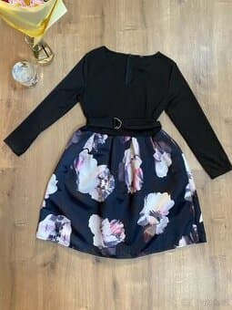 Elegantní šaty s květovanou sukní | nadčasová klasika