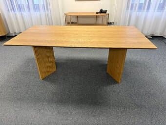 Prodám krásný stůl původem JYSK zlatý 2x1 m