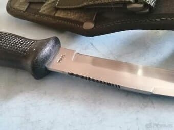 nůž lovecký sportovní vojenský útočný bojový