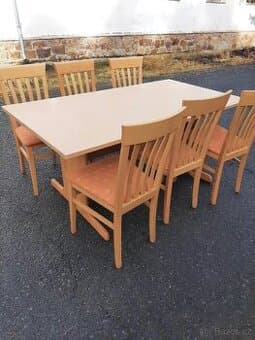 40x židle stoly do restaurace z bukoveho masivu