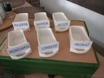 KOŘENKY-ŠUPLÍČKY