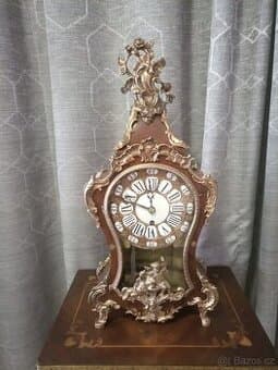 Pražské hodiny bule